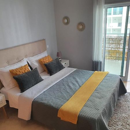 Casa Mar da Rocha em Portimão com piscina e BBQ Apartamento Exterior foto