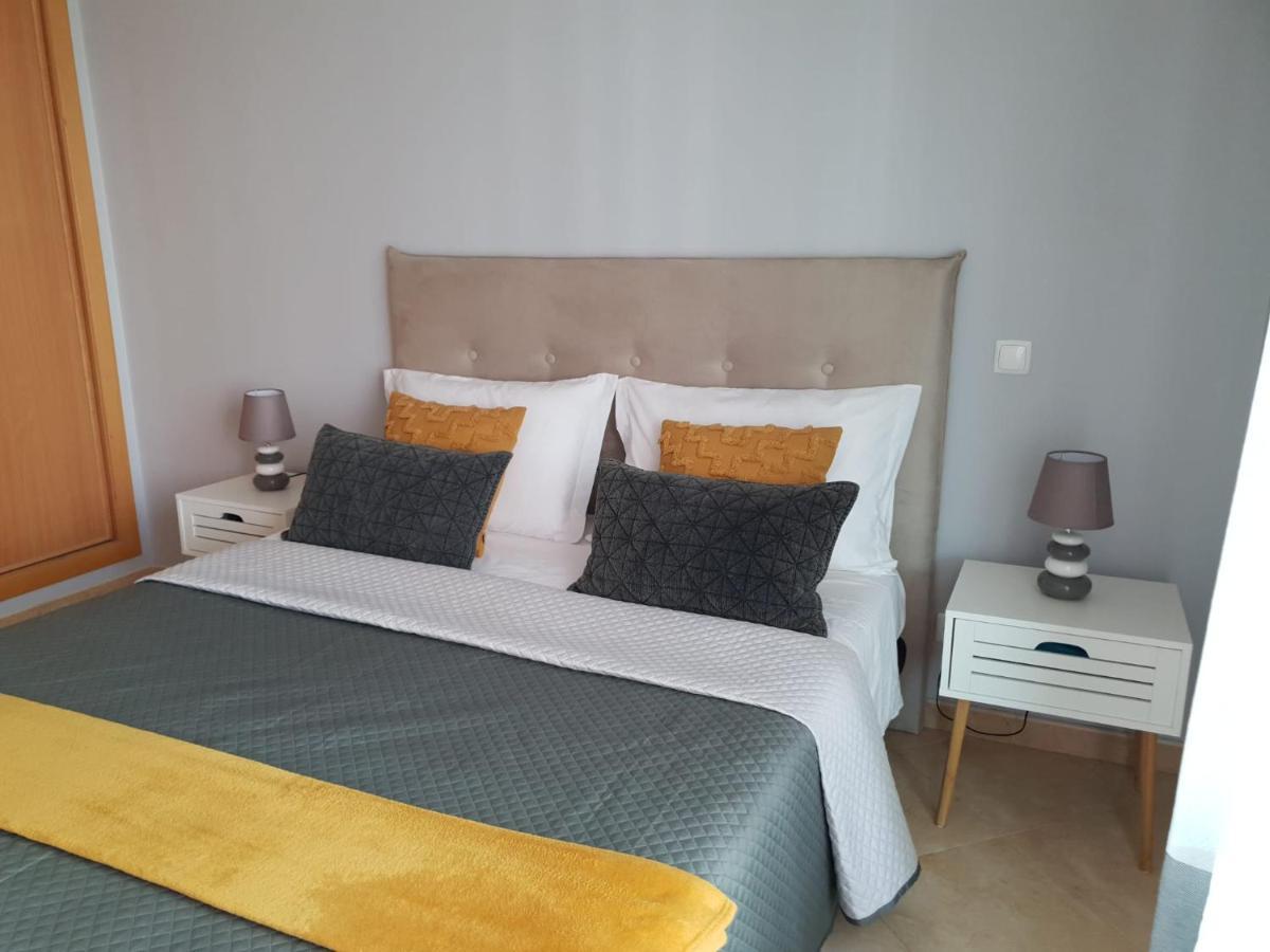Casa Mar da Rocha em Portimão com piscina e BBQ Apartamento Exterior foto