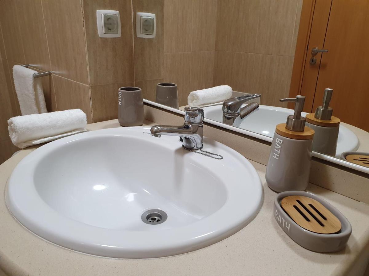 Casa Mar da Rocha em Portimão com piscina e BBQ Apartamento Exterior foto