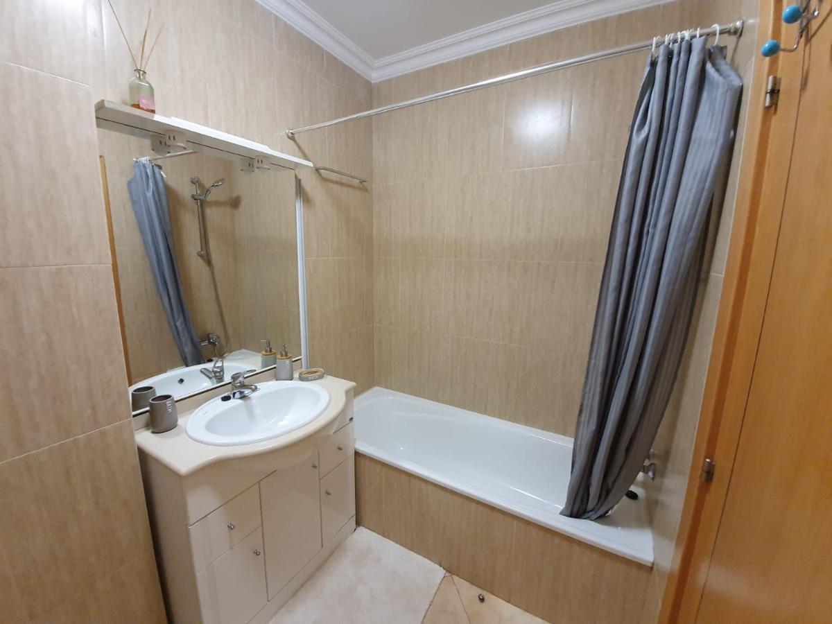 Casa Mar da Rocha em Portimão com piscina e BBQ Apartamento Exterior foto